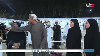 ما اسم الزي التقليدي الذي ترتديه المرأة الظفارية ويتميز بطوله من الخلف؟