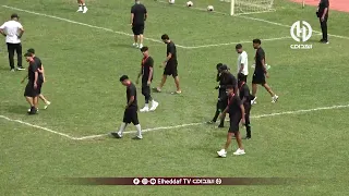 🎥 من كواليس مباراة مولودية الجزائر شاهد تحية الأنصار للاعبين عقب بداية اللقاء.