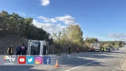 PICKUP TRUCK COLLIDES WITH SEMI-TRUCK AND OVERTURNS: 4 INJURED