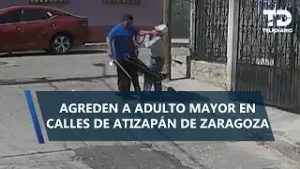 Empujones y patadas: Hombre agrede a un adulto mayor por un lugar de estacionamiento