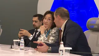 Халықаралық байқаушылар ALEM.AI орталығын аралады