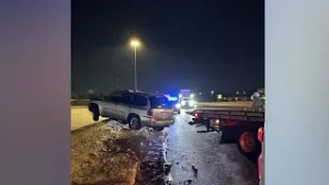 Женщина поделилась ужасающим моментом, когда ее внедорожник повис на эстакаде над трассой I-40.