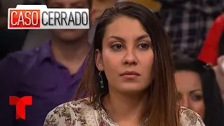 She puts her 5-month-old baby through extreme yoga! 👶🏻🧘🚨 | Caso Cerrado Complete Case | Telemundo