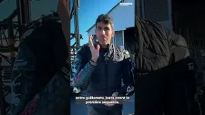 "UN MESSAGE ? NE ME FAIS PAS HONTE !" ?