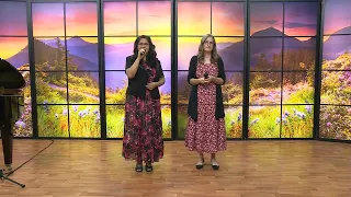 I Know Who Jesus Is – I Give My Problems to Him | Hymn Medley | Red ADvenir Music