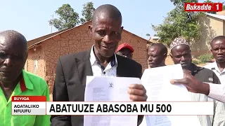 Agataliikonfuufu: Enkayana ku ttaka, Aba Famire bagugulana lwa yiika 12. Abatuuze abasoba mu 500....