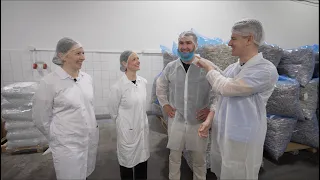 ÕHTU! | Jüri ja Robert Balsnacki kartulikrõpsude tehases 🥔