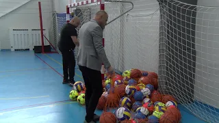 Uručena sportska oprema za nastavu osnovnim i srednjim školama dobojske regije