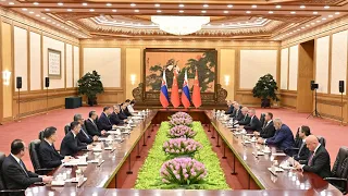 Xi Jinping Holds Talks with the President of Slovakia