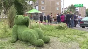 Ратмир Мавлиев ознакомился с ходом благоустройств кинотеатра «Победа» и парка «Нефтехимиков»