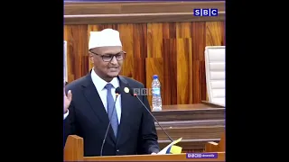 laba qof oo isku kalaas ah isku  karti ah ayaa midna Alifle ku baqtiyayaa  kankalana janaral uu yaha