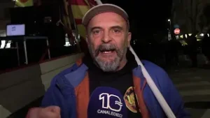 Civitavecchia, corteo al grido: "abbassate le armi, alzate i salari"