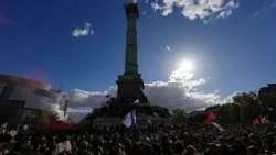 Mélenchon proclama la "toma de la Bastilla" tras la macroprotesta estudiantil en París