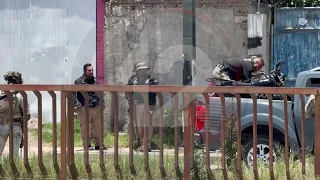 Detienen a dos personas durante cateo por presuntas actividades ilícitas en Durango