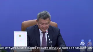 Аким СКО вручил специальные экземпляры новой Конституции РК общественникам