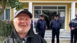 Banorët në Këlcyrë protestë për ujë dhe drita