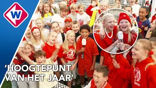 3500 kinderen zingen met Jochem Myjer voor Leidens Ontzet