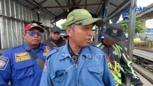 Buaya Liar Naik Ke Pemukiman, Disdamkar Samarinda Lakukan Evakuasi Dramatis