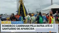 Pilgrims walk along the Dutra highway to the Aparecida Sanctuary | Bora Brasil