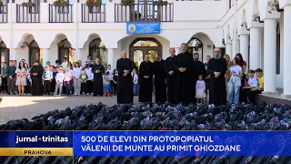 500 de elevi din Protopopiatul Vălenii de Munte au primit ghiozdane complet echipate