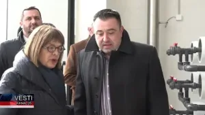 Maja Gojković obišla obnovljenu fiskulturnu salu u Ratkovu i Fabriku vode u Odžacima