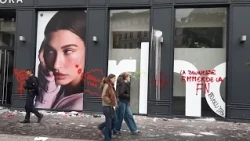 Emmanuel Macron zum 17. Oktober: "Wer zerstört hat, muss dafür bezahlen"