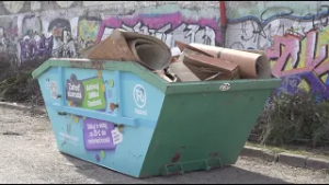 Odpad patrí do kontajnera