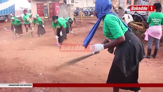 Agabuutikidde E Njeru minisita omubeezi mu ofiisi y’omumyuka wa Pulezidenti Diana Mutasingwa akulemb