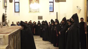 Եկեղեցիներում խնկարկվել է Սումգայիթյան ջարդերի անմեղ հայերի հիշատակը