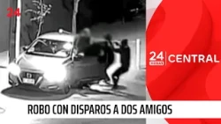 Armed robbery against two friends eating burgers