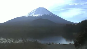 精進湖ライブカメラ タイムラプス映像（2026年2月27日） 提供：UTYテレビ山梨