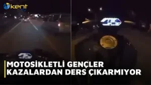 MOTOSİKLETLİ GENÇLER KAZALARDAN DERS ÇIKARMIYOR