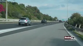 Car crashes into bus on highway. 29-year-old man dies, daughter injured
