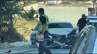 Aksident rrugor në aksin Fier-Patos, përplasen dy automjete, plagoset njëri nga drejtuesit