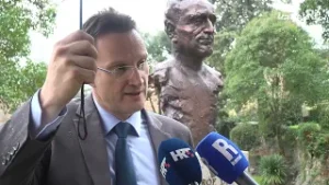 U parku Medicinskog fakulteta u Rijeci otkrivena bista Vinku Frančiškoviću