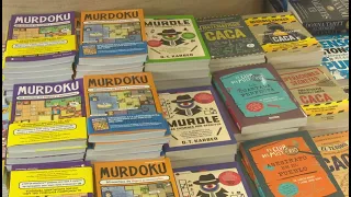 Ni crucigramas ni sudokus: este verano los reyes son los Murdokus y los 'cuadernillos' para adultos