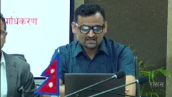 बुढीगण्डकी नदीमा गएको बाढीका हालको जोखिम अवस्थाबारे जानकारी गराउनुहुँदै बाढीविद् विनोद पराजुली