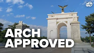 Trump's arch wins preliminary approval from federal planning commission