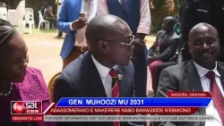 GEN. MUHOOZI MU 2031: Abaasomerako  e Makerere nabo bawagidde n'emikono.
