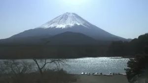精進湖ライブカメラ タイムラプス映像（2026年3月1日） 提供：UTYテレビ山梨