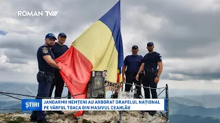 Jandarmii nemțeni au arborat Drapelul Național pe Vârful Toaca din Masivul Ceahlău
