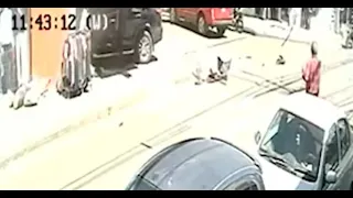Dos camionetas chocaron en pleno centro de Luque