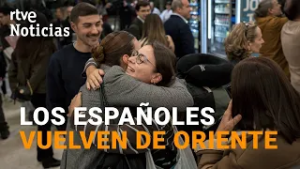 Llegan los PRIMEROS ESPAÑOLES evacuados desde ORIENTE MEDIO | RTVE Noticias