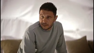 Joaquín reacciona a la confesión de Daniela y su primera vez - El capitán en Japón