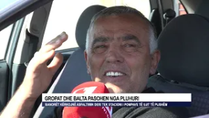 Gropat dhe balta pasohen nga pluhuri