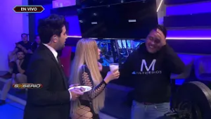 Ludivinita poner nervioso a camarógrafo  SNSerio