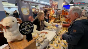 Feira do Queijo Serra da Estrela de Seia de portas abertas até terça-feira de Carnaval