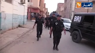 مداهمات أمنية واسعة بسيدي بلعباس.. توقيف 20 شخصًا وحجز مخدرات وأقراص مهلوسة