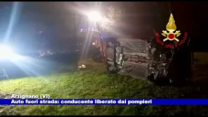 Arzignano (VI). Auto fuori strada: conducente liberato dai pompieri 05.03.2026