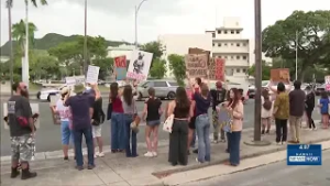 Maui candlelight vigil focuses on unity and immigrant protection